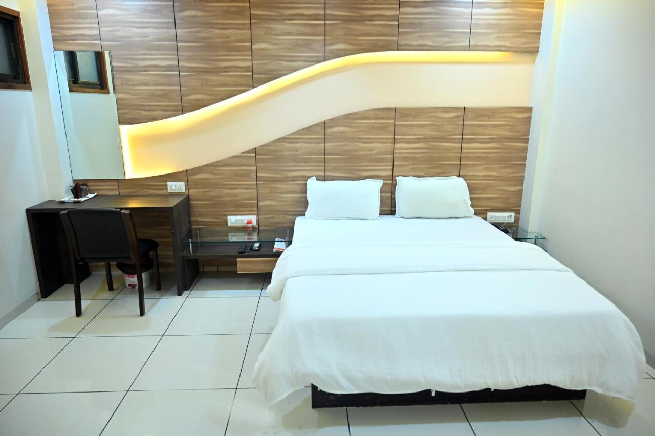 Hotel Aaram Umargam Экстерьер фото
