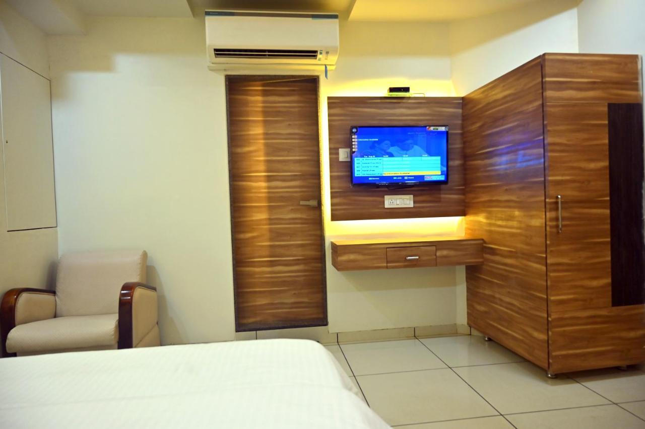 Hotel Aaram Umargam Экстерьер фото