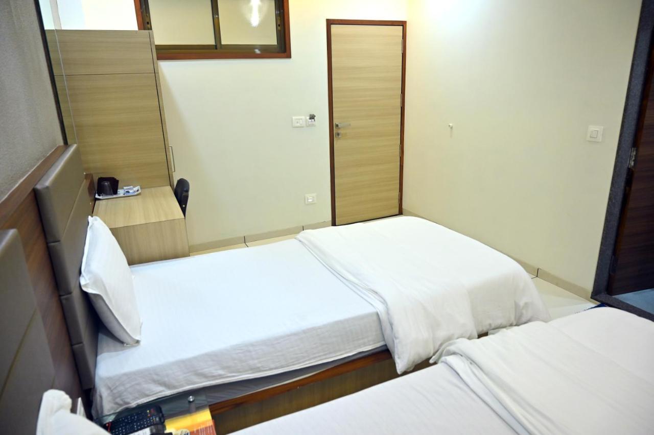 Hotel Aaram Umargam Экстерьер фото