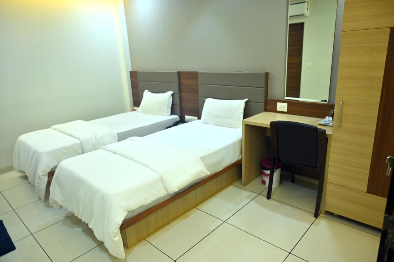 Hotel Aaram Umargam Экстерьер фото